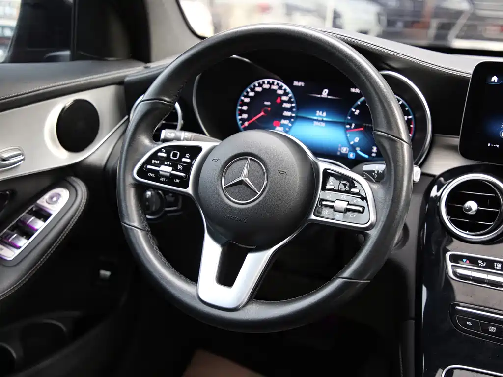 Mercedes-Benz GLC 2020 GLC 260 4MATIC SUV