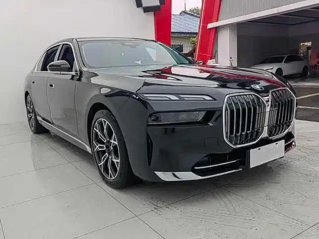 BMW 7 Series — миниатюра 3