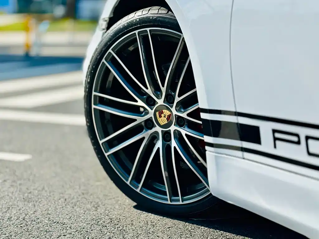 Porsche Cayman 2013 Cayman 2.7L