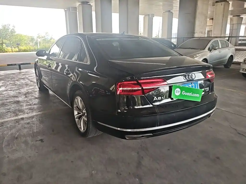 Audi A8 — миниатюра 5