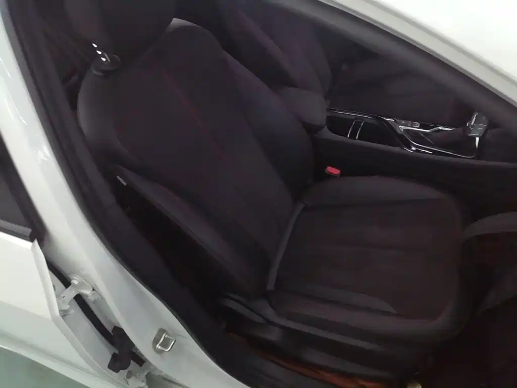 Buick Verano — миниатюра 25