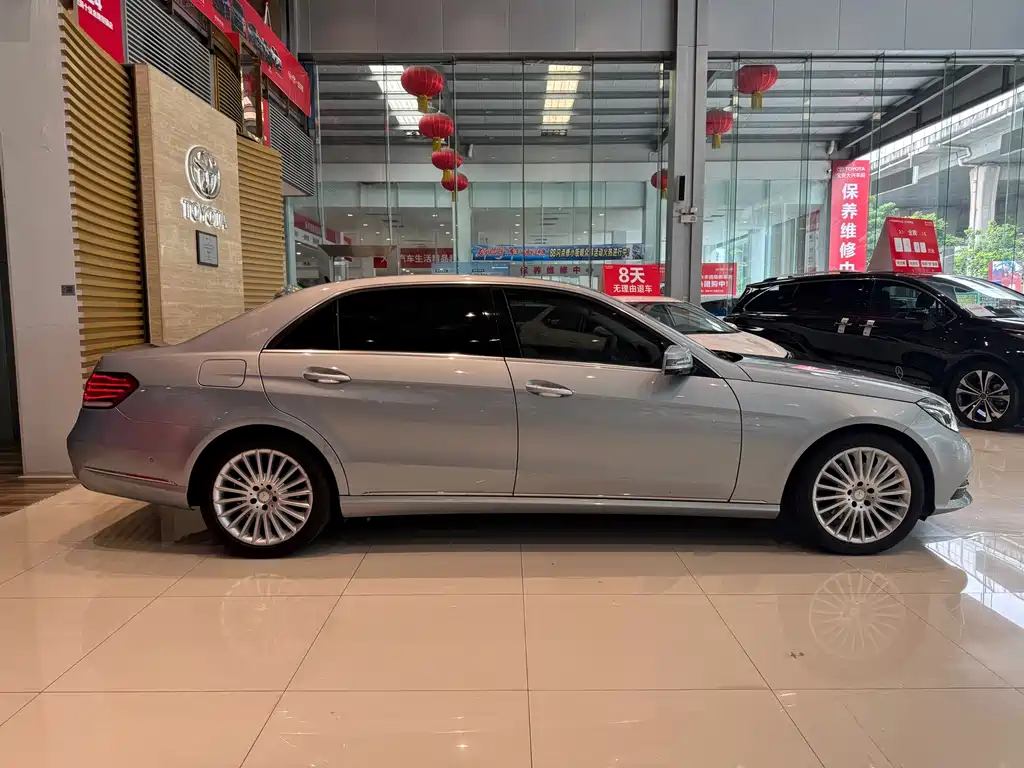 Mercedes-Benz E-Class — миниатюра 5