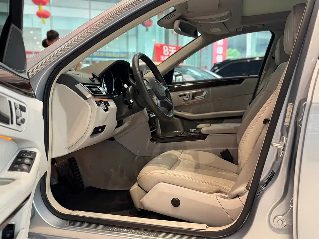 Mercedes-Benz E-Class — миниатюра 9