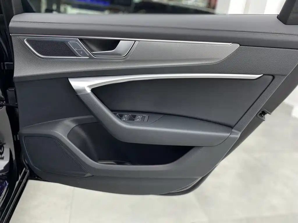 Audi A6L — миниатюра 24