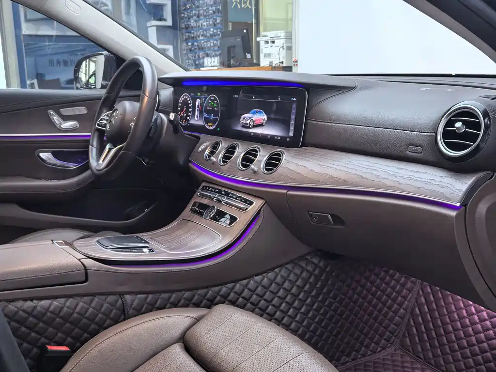 Mercedes-Benz E-Class — миниатюра 12
