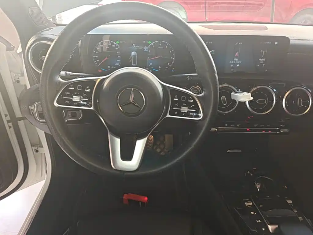 Mercedes-Benz A-Class — миниатюра 11