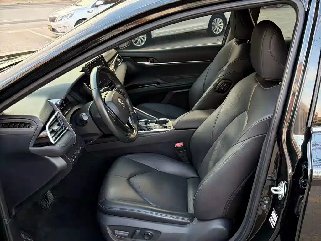 Toyota Camry — миниатюра 7
