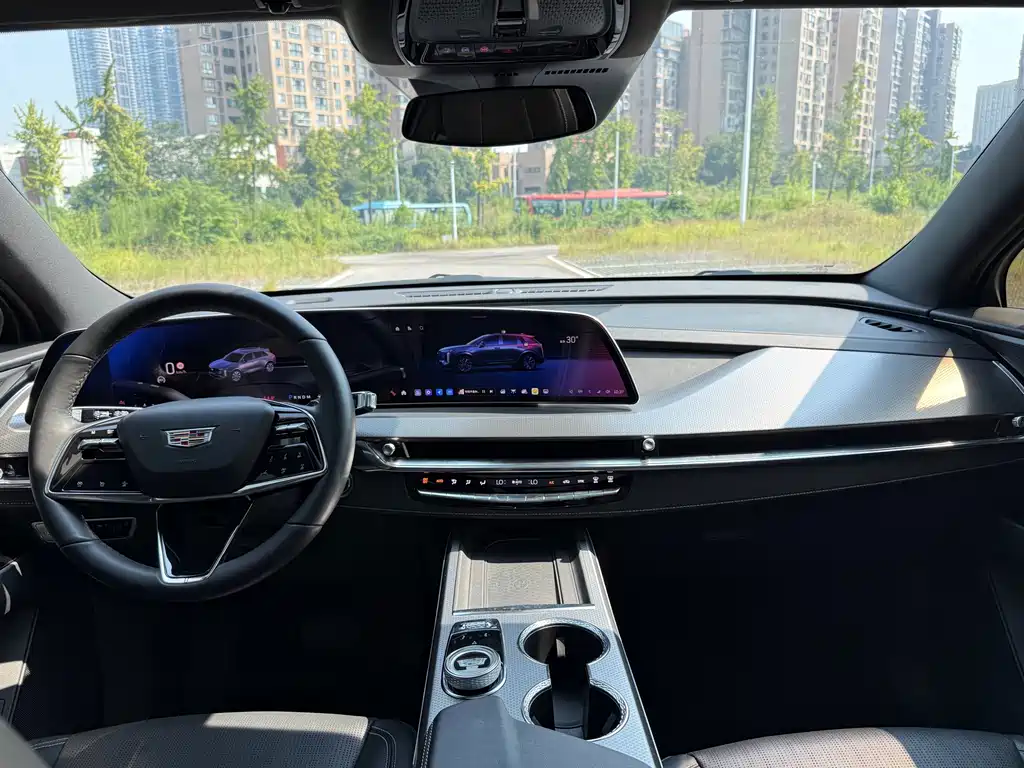 Cadillac XT5 — миниатюра 5