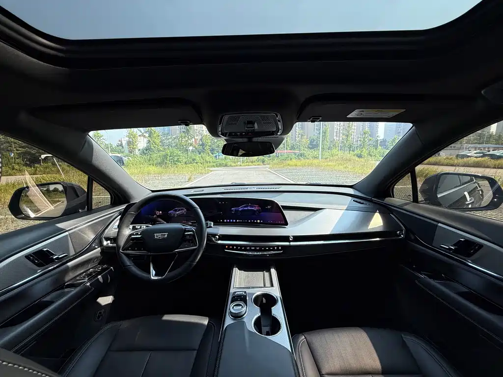 Cadillac XT5 — миниатюра 6