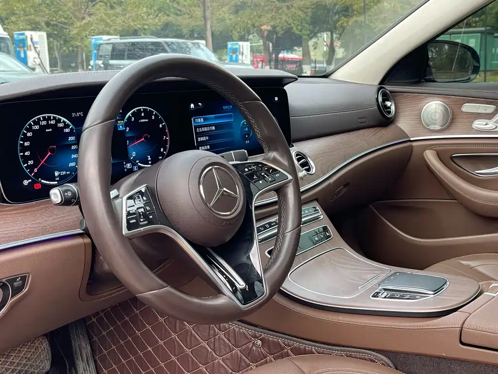 MERCEDES-BENZ E CLASS