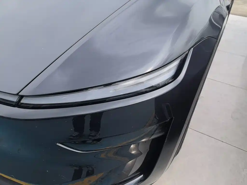 Tesla Model Y — миниатюра 24