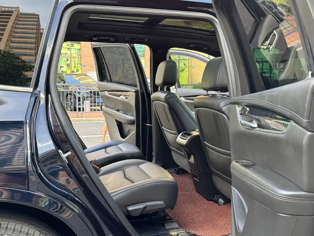Cadillac XT6 — миниатюра 10