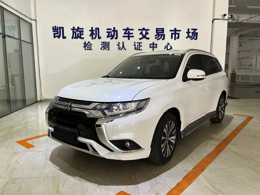 Mitsubishi Outlander 2021