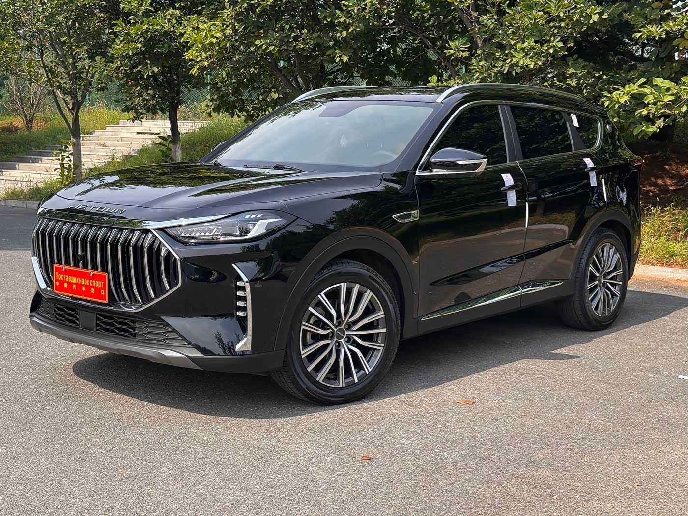Jetour Jetour X70 PLUS 1.5 л 2023 г. Чёрный, пробег 37000 км