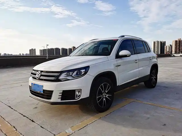 VOLKSWAGEN TIGUAN 2016