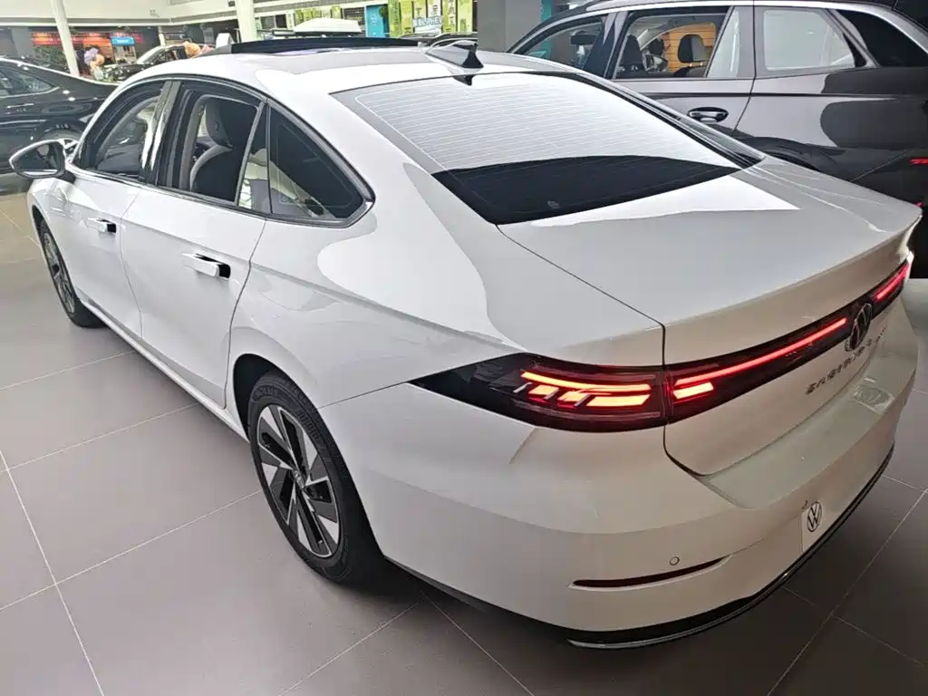 Volkswagen Sagitar — миниатюра 5