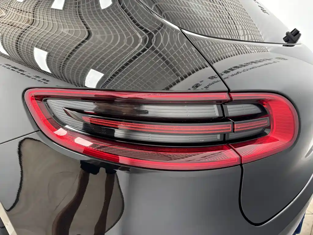 Porsche Macan — миниатюра 9