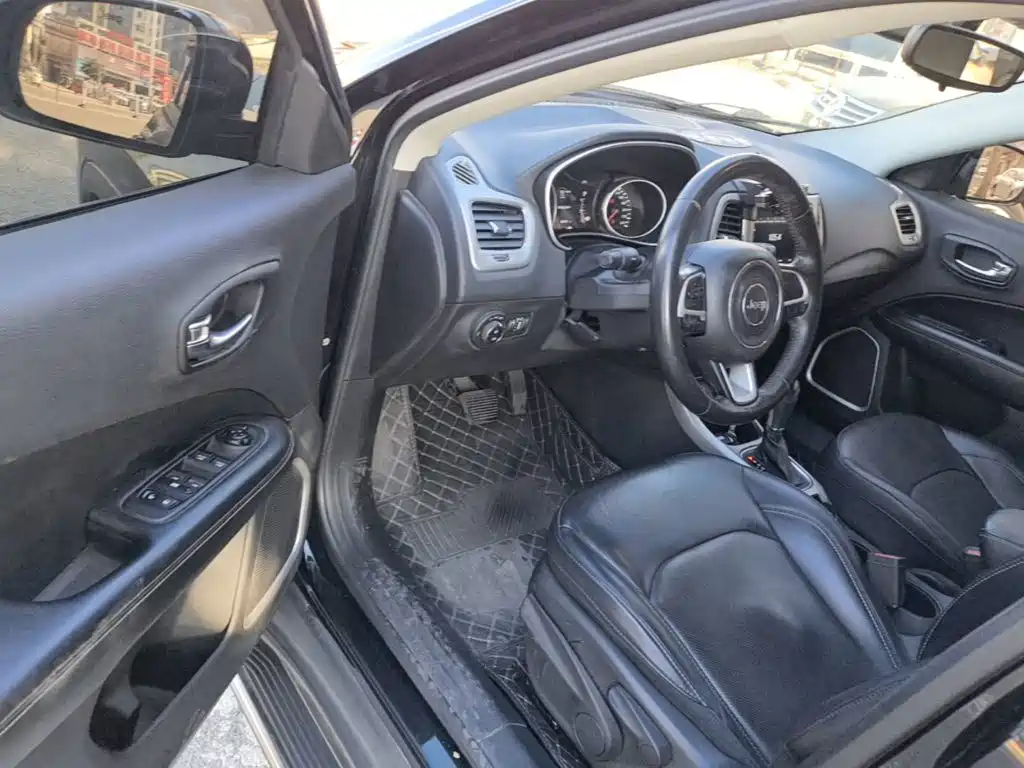 Jeep Compass — миниатюра 16