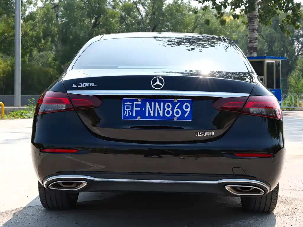 Mercedes-Benz E-Class — миниатюра 4