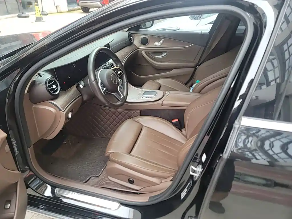 Mercedes-Benz E-Class — миниатюра 15