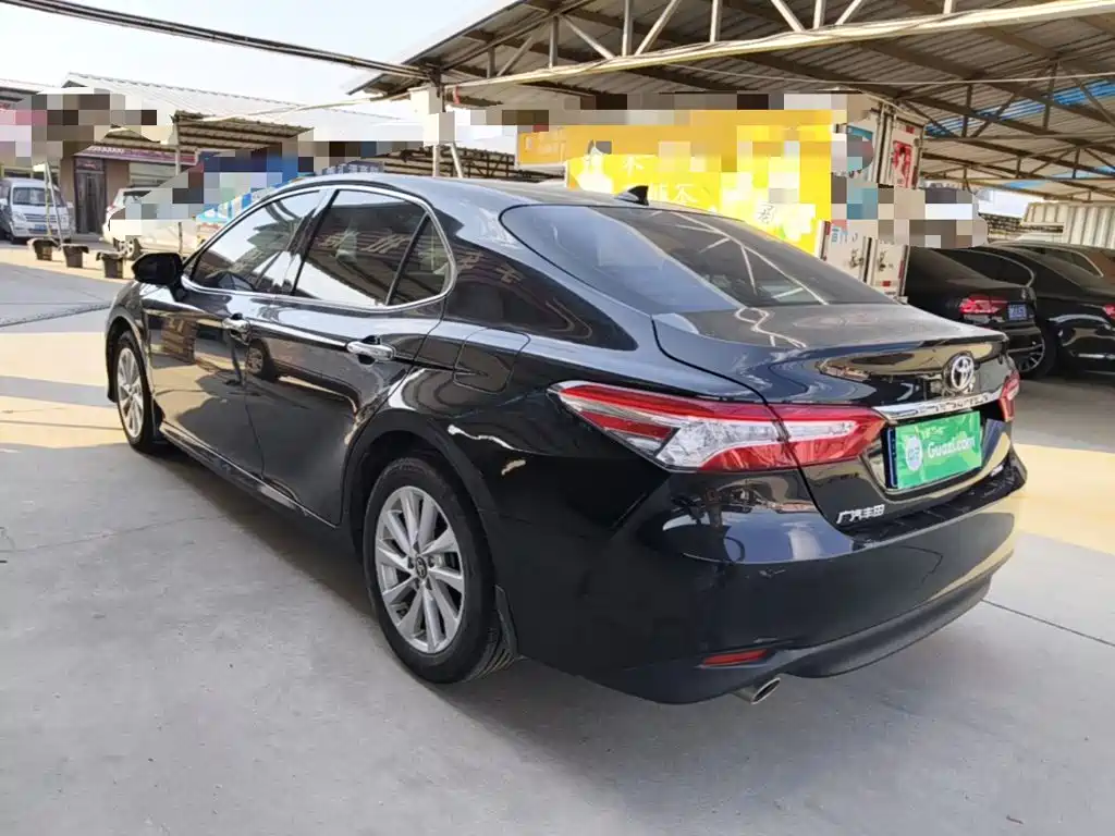 Toyota Camry — миниатюра 5