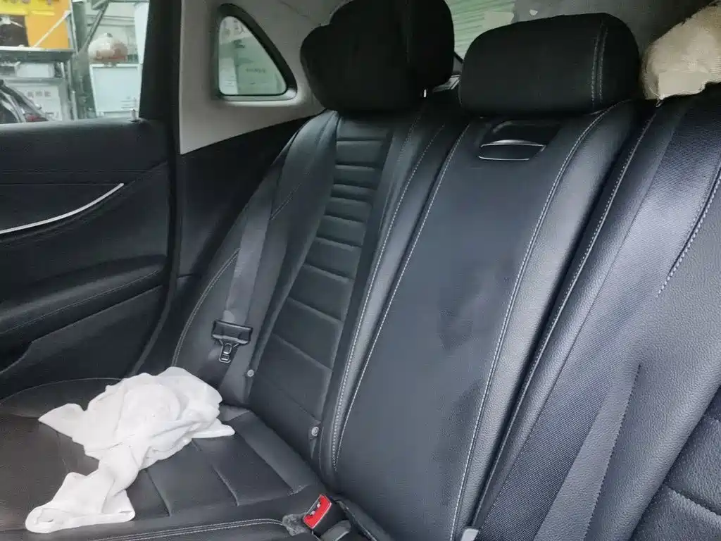 Mercedes-Benz E-Class — миниатюра 18