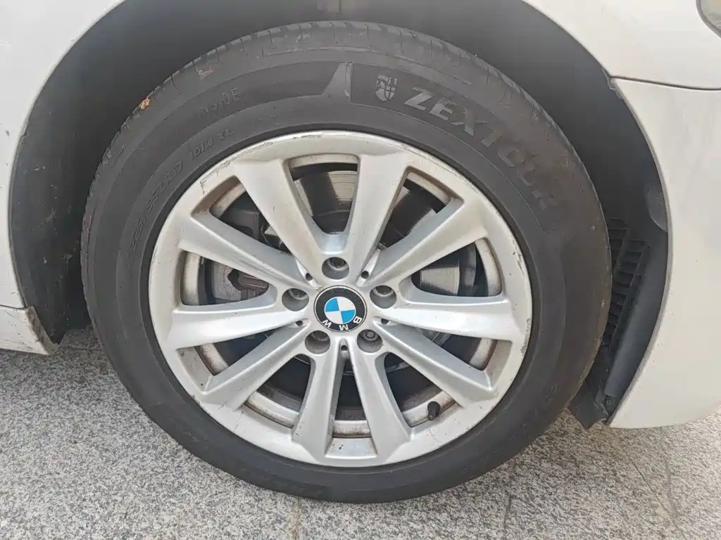 BMW 5 Series — миниатюра 24