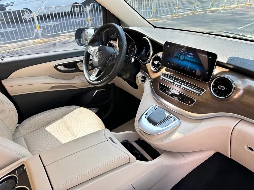 MERCEDES-BENZ V CLASS