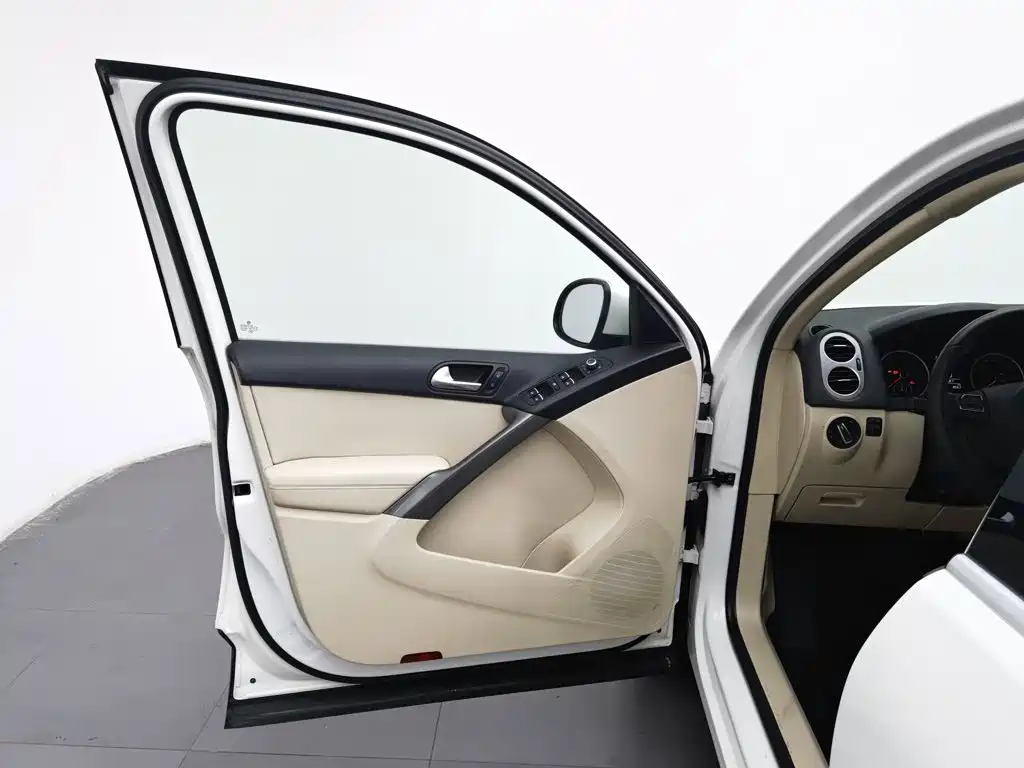 Volkswagen Tiguan — миниатюра 8