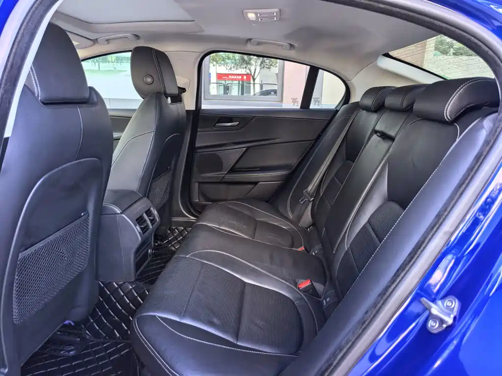 Jaguar XE — миниатюра 13