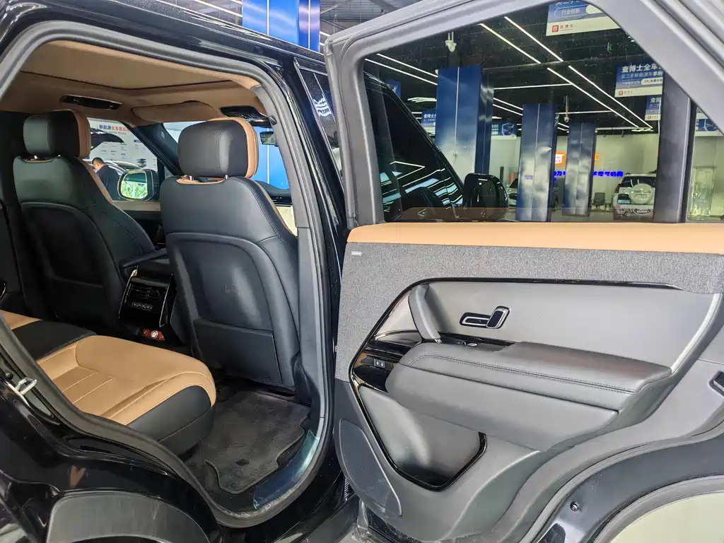 Land Rover Range Rover Sport 2023 400PS Dynamic SE