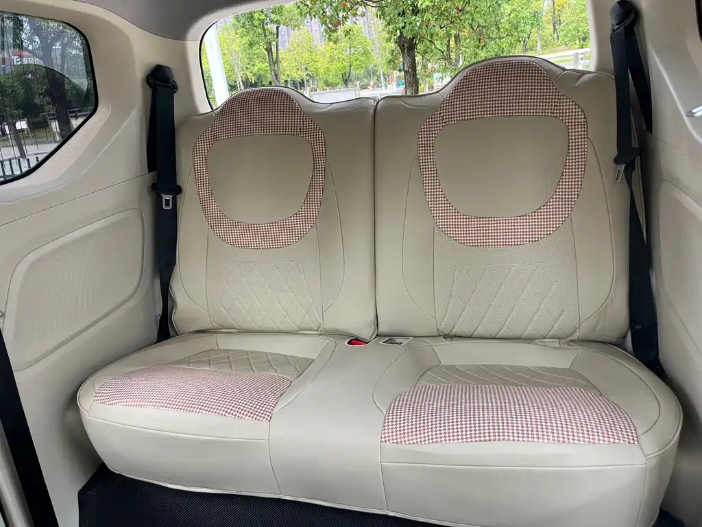 Wuling MINIEV — миниатюра 14