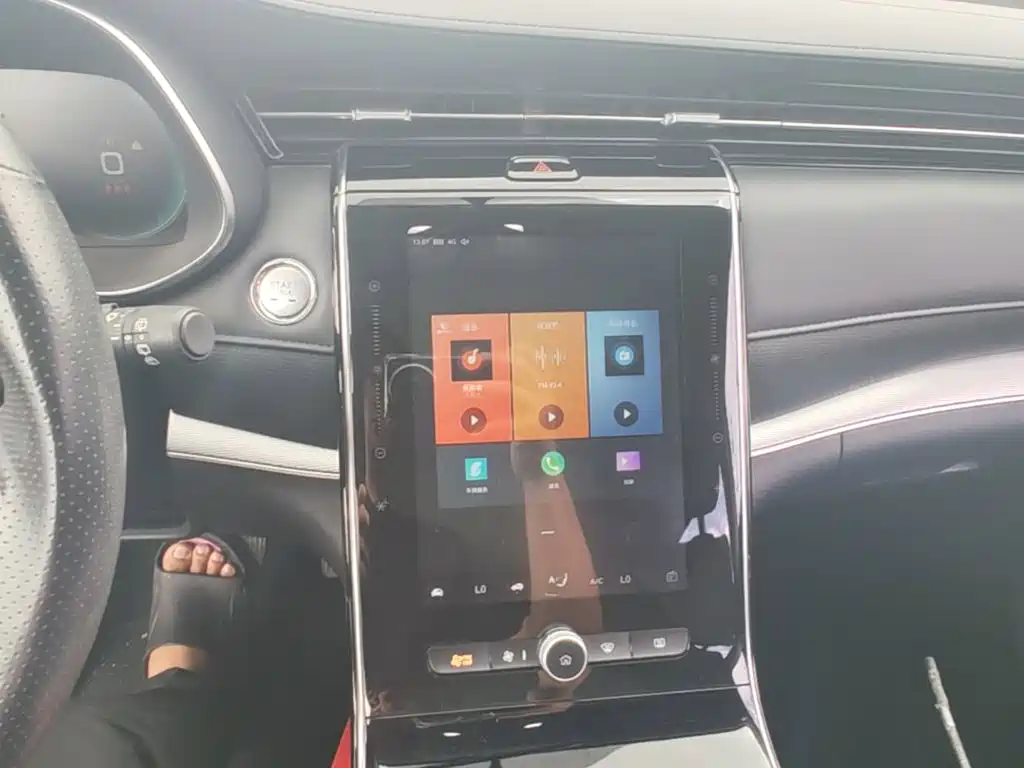 Roewe RX5 eMAX — миниатюра 13