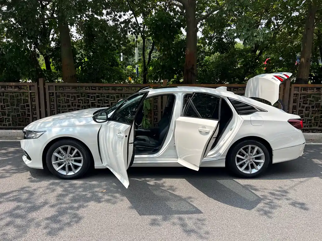 Honda Accord — миниатюра 23