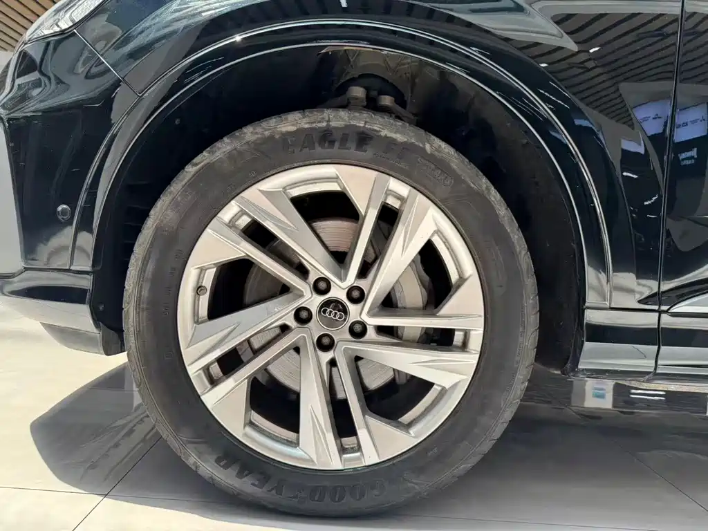 Audi Q7 — миниатюра 22
