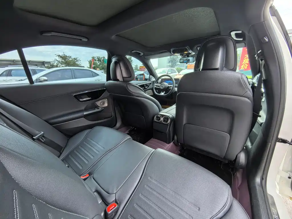 Mercedes-Benz C-Class — миниатюра 8