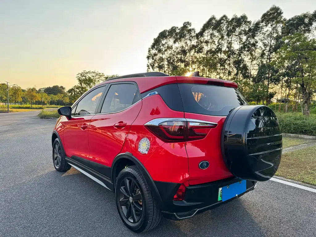 BYD Yuan EV — миниатюра 8