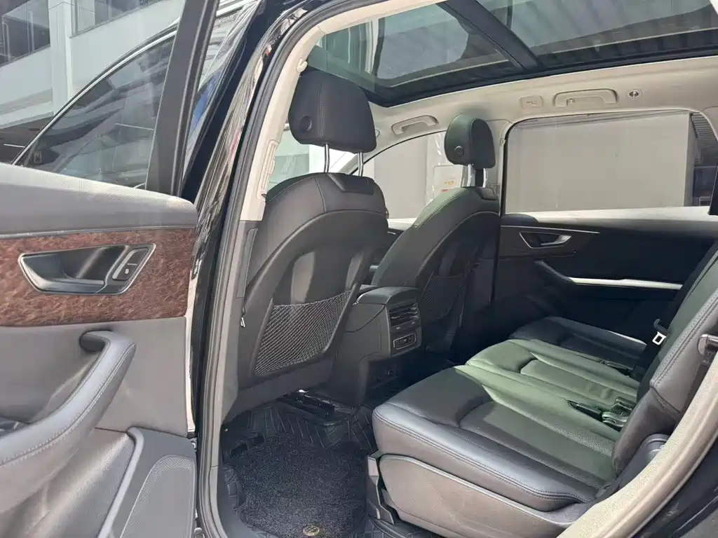 Audi Q7 — миниатюра 12