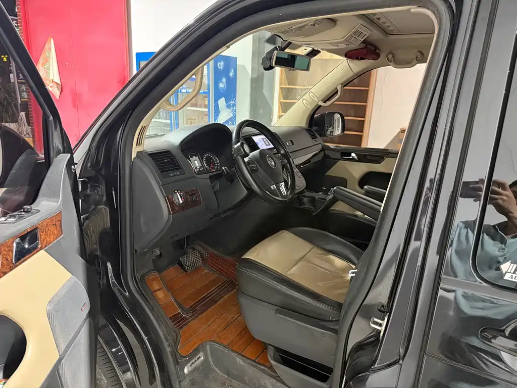 Volkswagen Multivan — миниатюра 11
