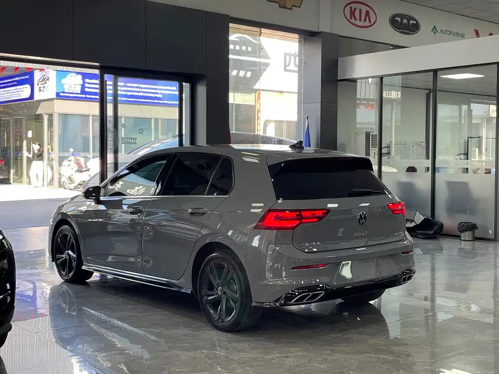 Volkswagen Golf — миниатюра 14