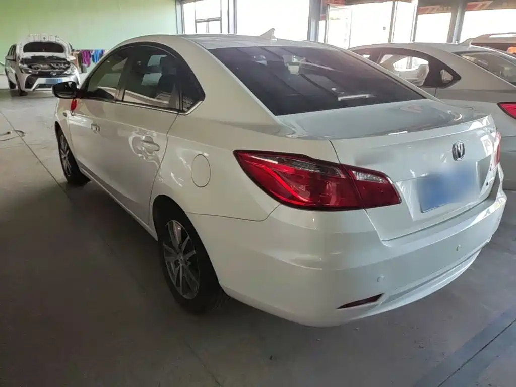 Changan Eado — миниатюра 5