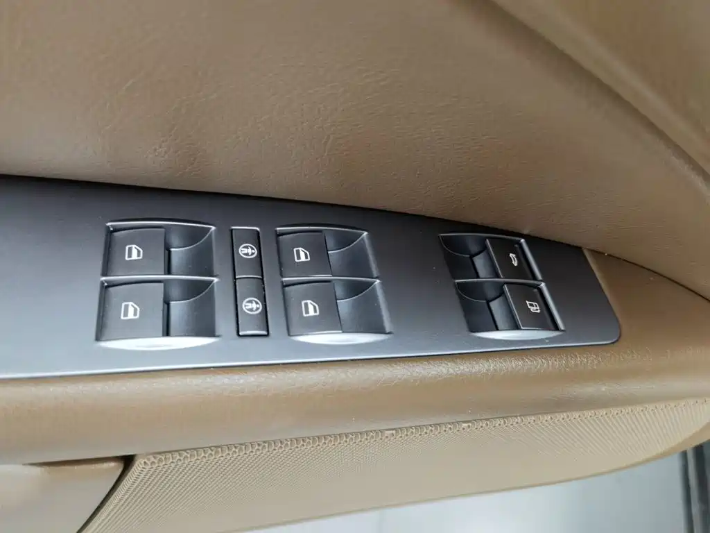 Volkswagen Phaeton — миниатюра 9