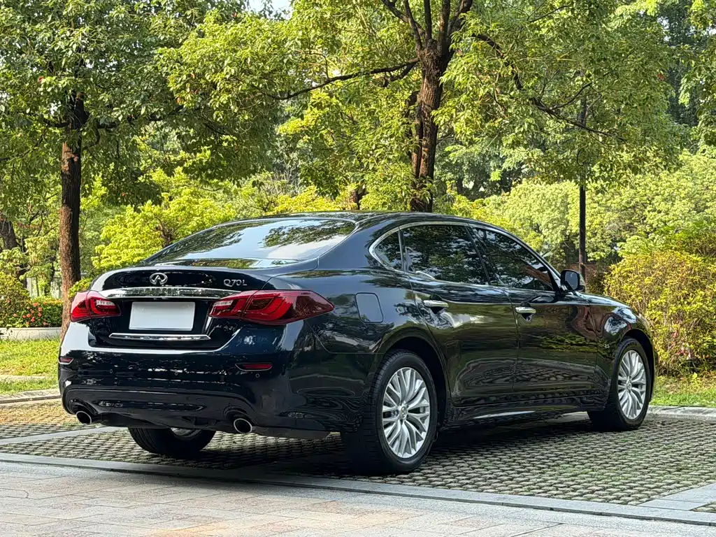 Infiniti Q70 — миниатюра 20