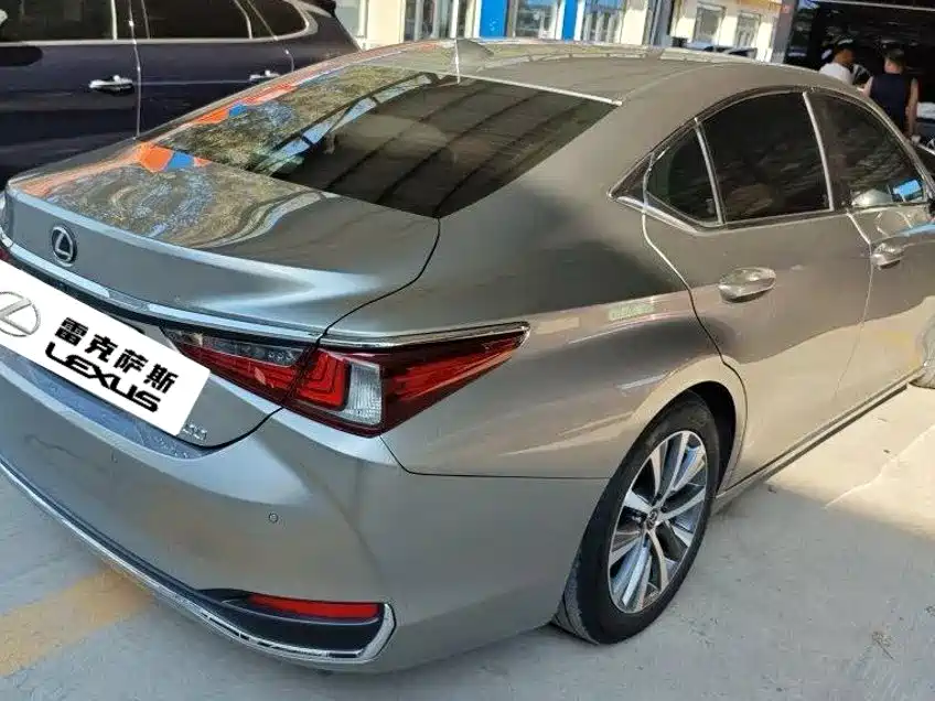 Lexus ES — миниатюра 3