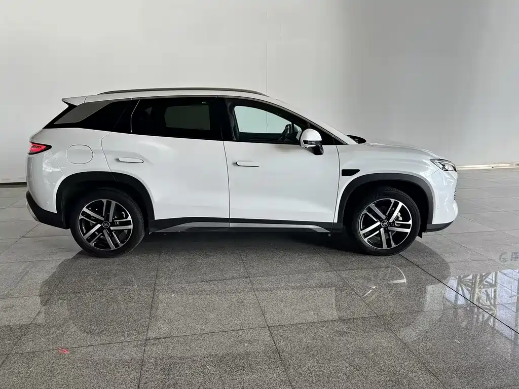 BYD L DM-i — миниатюра 3