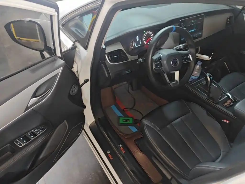 BYD MAX — миниатюра 16