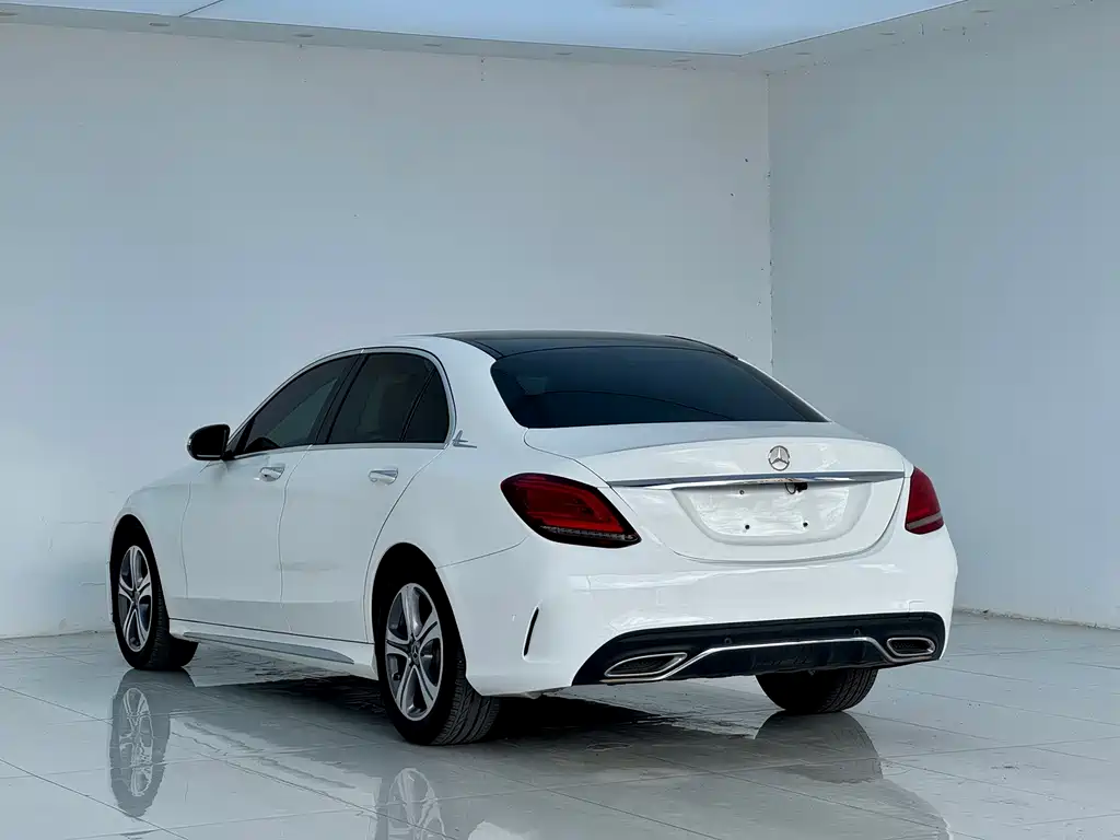 Mercedes-Benz C-Class — миниатюра 17