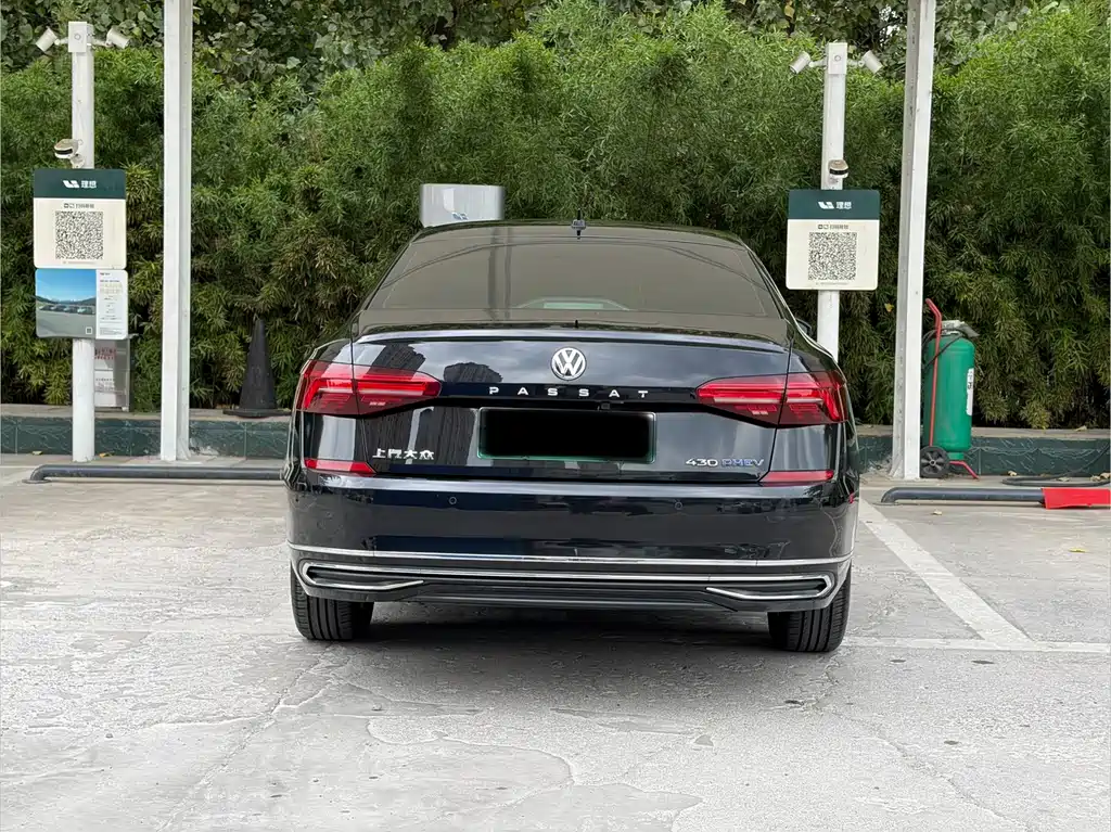 Volkswagen Passat PHEV — миниатюра 16