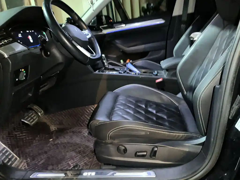 Volkswagen Magotan PHEV — миниатюра 16