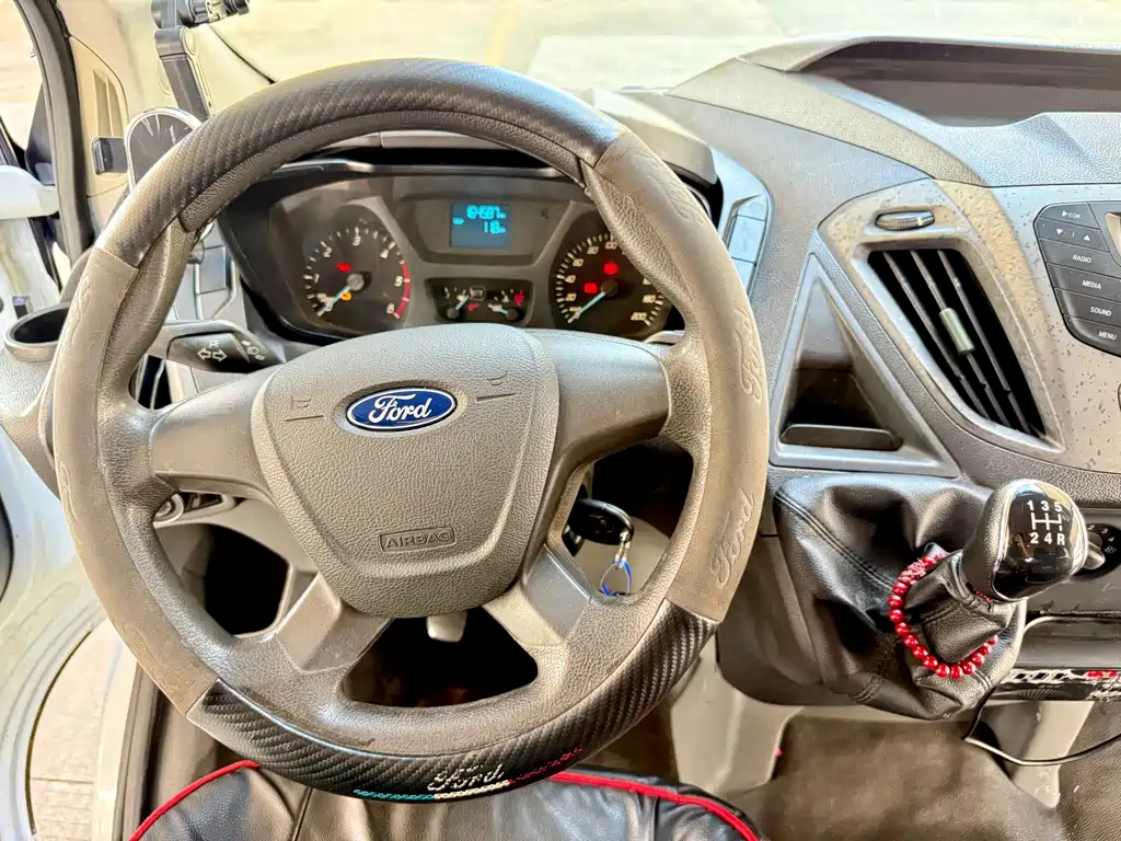 Ford Transit — миниатюра 17